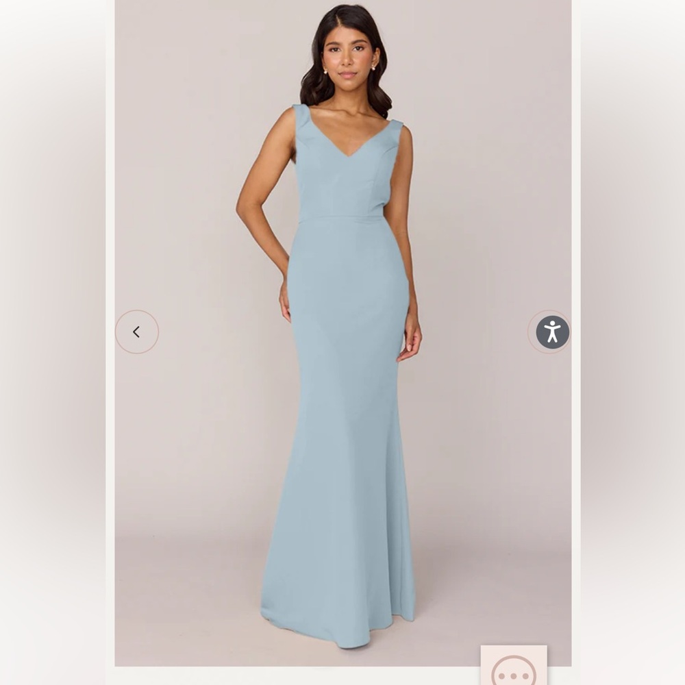 Elegant Blue Sleeveless Gown